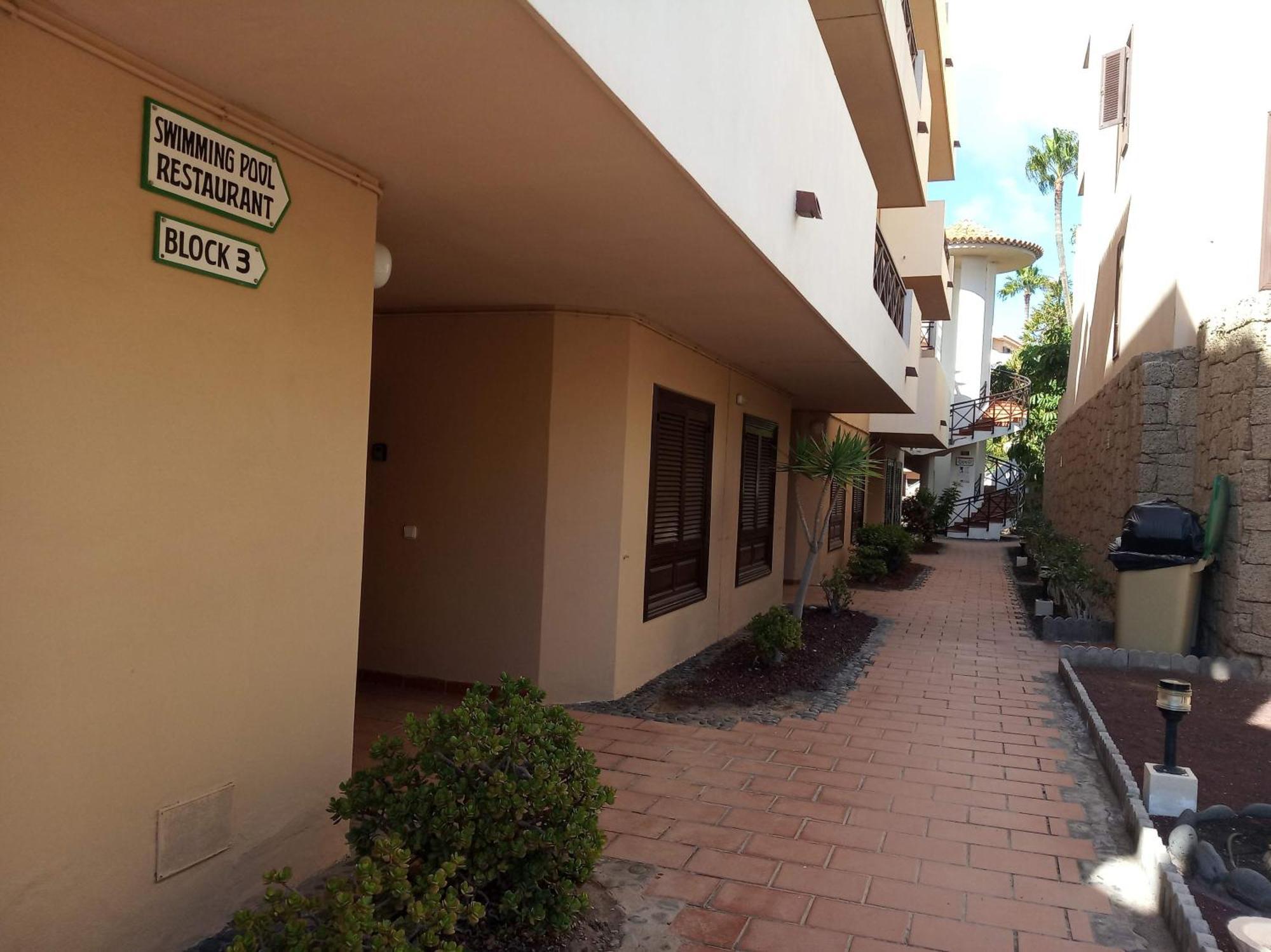 Apartment With Pool And Gardens Near The Coast Сан Мигел де Абона Екстериор снимка